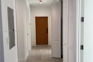 210 SE 10th St, Hallandale Beach, FL 33009 - Photo 17