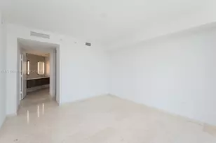 68 SE 6th St, Miami, FL 33131 - Photo 11