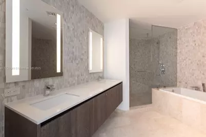 68 SE 6 Street #2112, Miami, FL 33131 - Photo 13