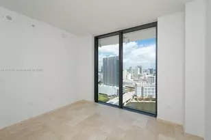 68 SE 6th St, Miami, FL 33131 - Photo 7