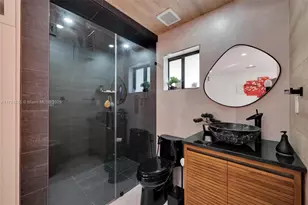 462 E 39th St, Hialeah, FL 33013 - Photo 39