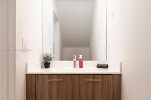 4552 NW 83rd Path, Doral, FL 33166 - Photo 11