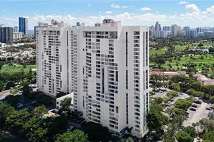 20225 NE 34th Ct, Aventura, FL 33180 - Photo 3