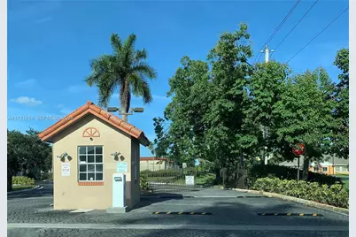 8710 SW 3rd St #104, Pembroke Pines, FL 33025 - Photo 3
