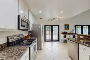 5323 NW 109th Ct, Doral, FL 33178 - Photo 13