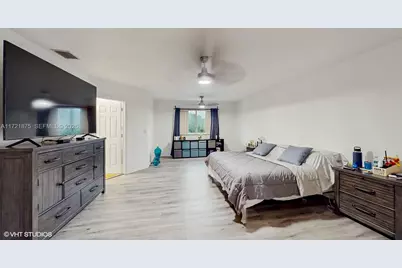 5323 NW 109th Ct, Doral, FL 33178 - Photo 17