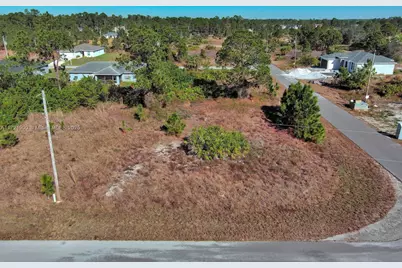 733 Bumby St E, Lehigh Acres, FL 33974 - Photo 5