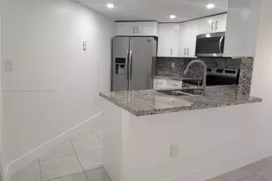 10245 NW 9th Street Circle, Miami, FL 33172 - Photo 5