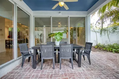 2200 Lincoln Ave, Miami, FL 33133 - Photo 27