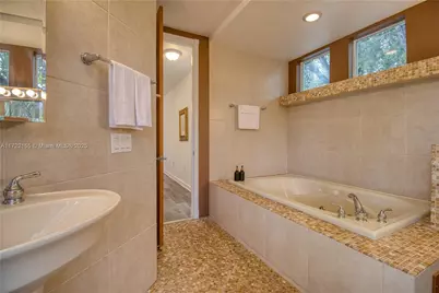 2200 Lincoln Ave, Miami, FL 33133 - Photo 15