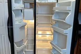 2589 NE 4th St, Homestead, FL 33033 - Photo 3