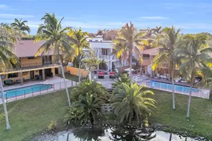 8135 NW 164th Terrace, Miami Lakes, FL 33016 - Photo 43