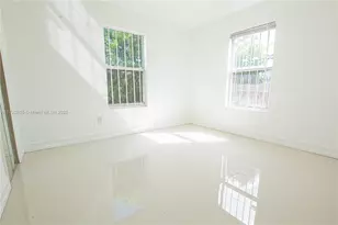 575 NW 49th St, Miami, FL 33127 - Photo 9