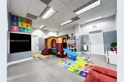 1200 Brickell Bay Dr #2007, Miami, FL 33131 - Photo 5