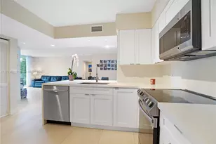 1155 Brickell Bay Dr, Miami, FL 33131 - Photo 21