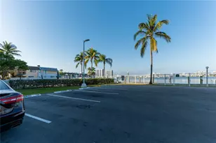 2821 NE 163rd, North Miami Beach, FL 33160 - Photo 37