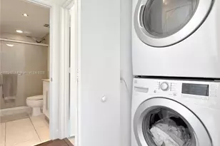 335 S Biscayne Blvd, Miami, FL 33131 - Photo 15