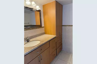 5701 Collins Ave #1011, Miami Beach, FL 33140 - Photo 15