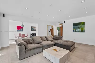2104 NE 124th St, North Miami, FL 33181 - Photo 5