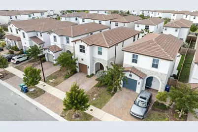 2357 NW 130th St, Miami, FL 33167 - Photo 9