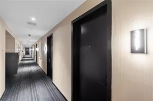 398 NE 5th St, Miami, FL 33132 - Photo 37