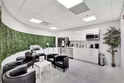 12550 Biscayne Blvd #800-4, North Miami, FL 33181 - Photo 3