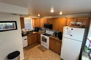 3300 W Rolling Hills Cir, Davie, FL 33328 - Photo 3