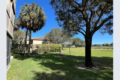 3300 W Rolling Hills Cir #102, Davie, FL 33328 - Photo 17