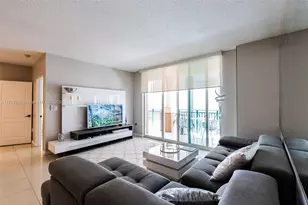 17555 E Atlantic Blvd, Sunny Isles Beach, FL 33160 - Photo 3