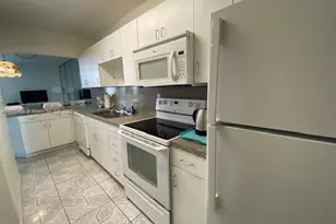 100 Lincoln Rd, Miami Beach, FL 33139 - Photo 11