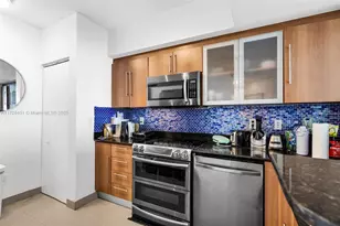335 S Biscayne Blvd, Miami, FL 33131 - Photo 11