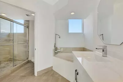 3370 Hidden Bay Dr #910, Aventura, FL 33180 - Photo 19