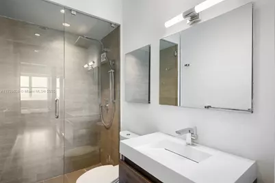 5601 Collins Ave #PH-5, Miami Beach, FL 33140 - Photo 13