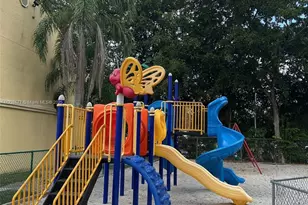 18338 NW 68th Ave, Hialeah, FL 33015 - Photo 35