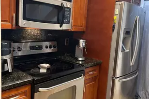 18338 NW 68th Ave, Hialeah, FL 33015 - Photo 13