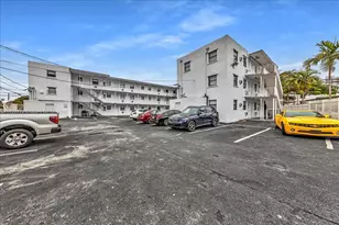 365 NW 8th St, Miami, FL 33136 - Photo 23