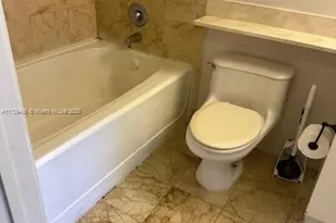 170 SE 14th St, Miami, FL 33131 - Photo 5