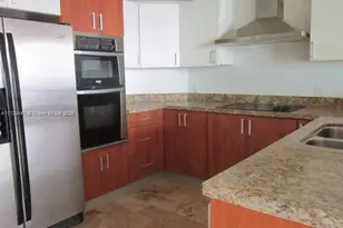 170 SE 14th St, Miami, FL 33131 - Photo 1