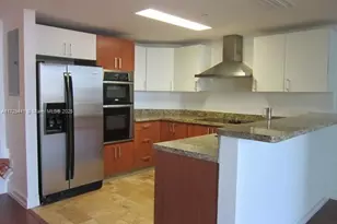 170 SE 14th St, Miami, FL 33131 - Photo 3