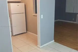 390 Windsor Q, West Palm Beach, FL 33417 - Photo 9