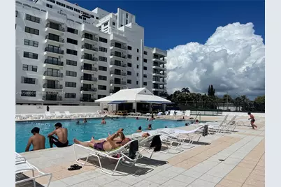 5445 Collins Ave #TS1, Miami Beach, FL 33140 - Photo 11