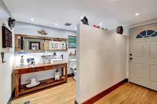 1401 NE 33rd St, Oakland Park, FL 33334 - Photo 25