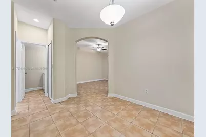 2463 SE 15th Ct, Homestead, FL 33035 - Photo 7