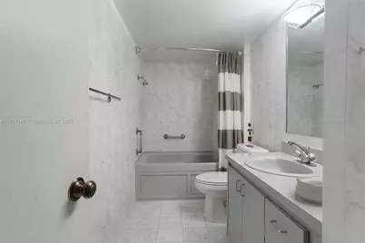 1623 Collins Ave #812, Miami Beach, FL 33139 - Photo 25