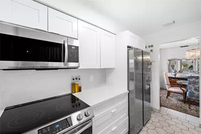 160 NE 8th Ave #9B, Hallandale Beach, FL 33009 - Photo 3