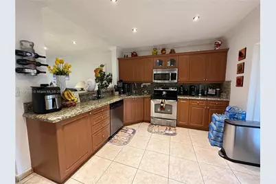 425 E 3rd Ave #6, Hialeah, FL 33010 - Photo 9
