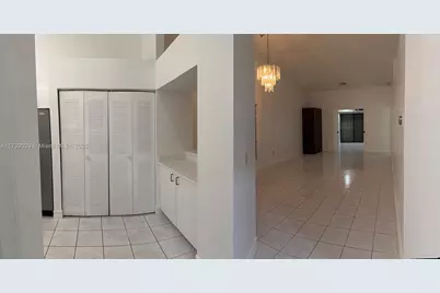 8204 NW 100th Ln, Tamarac, FL 33321 - Photo 15