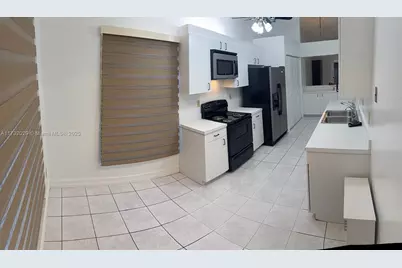 8204 NW 100th Ln, Tamarac, FL 33321 - Photo 17