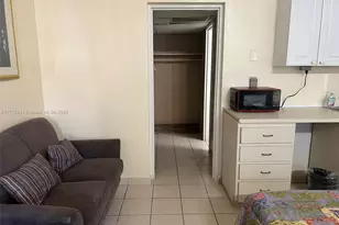 26 Diplomat Pkwy, Hallandale Beach, FL 33009 - Photo 5