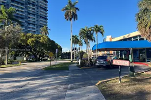 26 Diplomat Pkwy, Hallandale Beach, FL 33009 - Photo 17